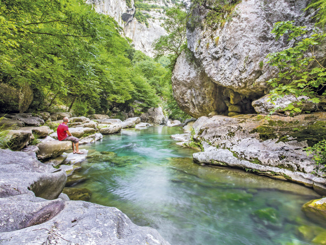 Gorges du Loup proche camping la pinede