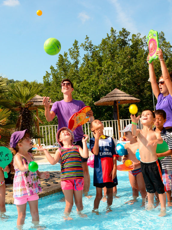 club enfant pinede cote azur jeux aquatiques